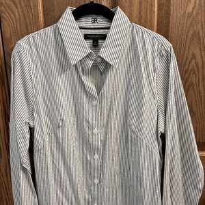 Women’s Banana Republic button down shirt, size 12